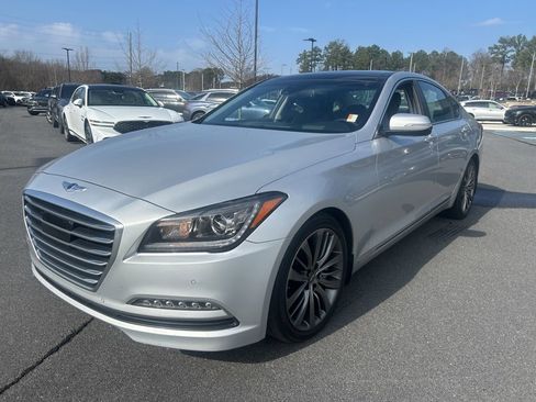Used 2015 Hyundai Genesis 5.0 w/ Option Group 05 image 3
