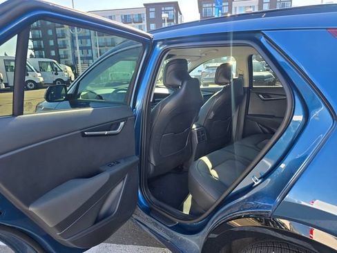 Certified 2024 Kia Niro Wind w/ Wind Preserve Package FWD image 17