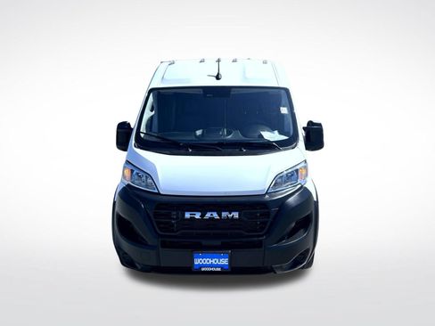 Used 2024 RAM ProMaster 2500 w/ Storage Group FWD image 3