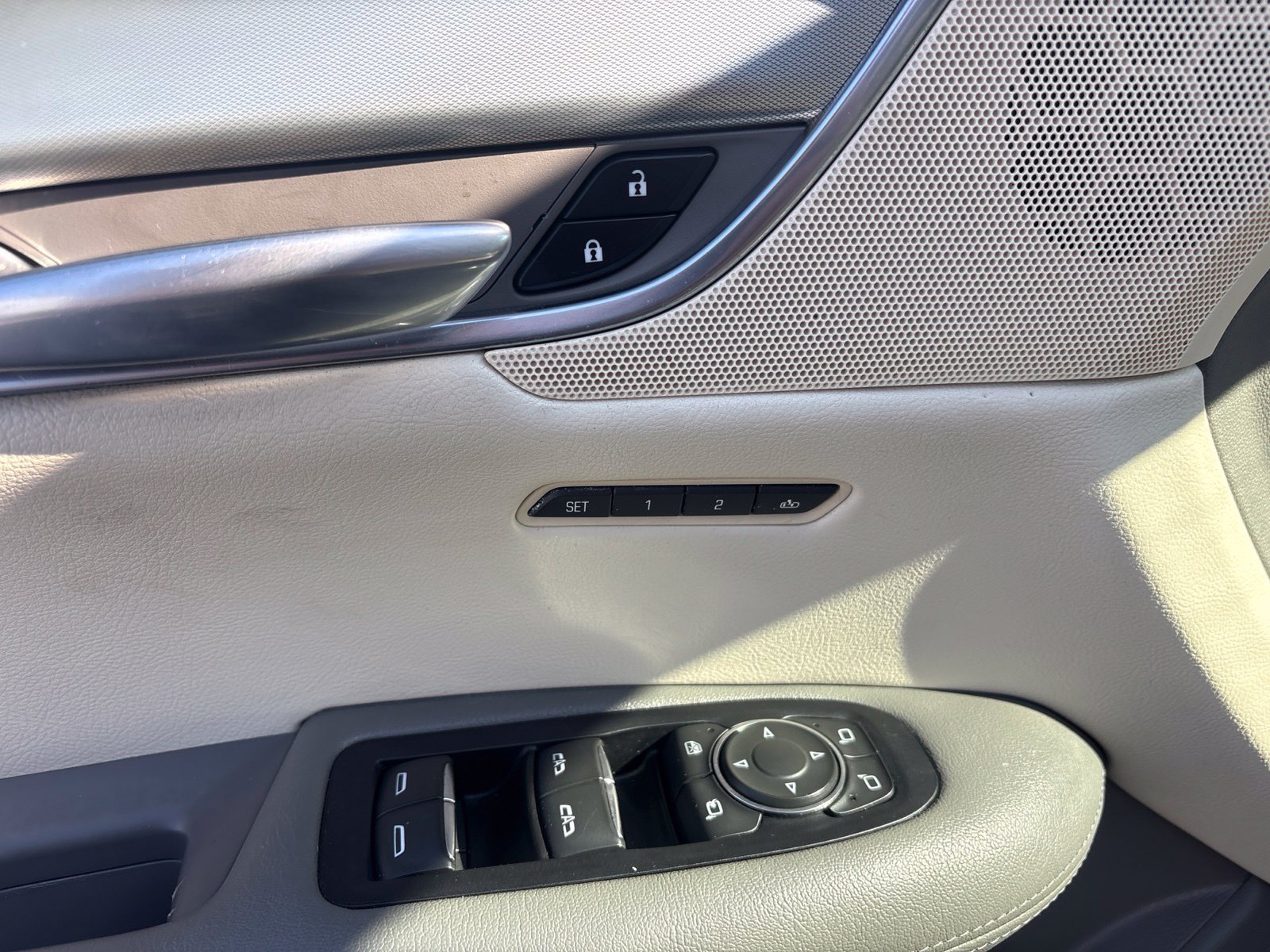 Used 2017 Cadillac XT5 Premium Luxury FWD image 25