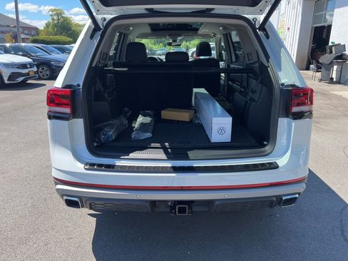 New 2026 Volkswagen Atlas Peak Edition image 14
