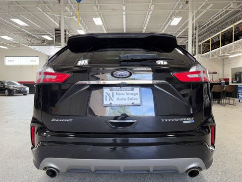 Used 2020 Ford Edge Titanium w/ Equipment Group 301A AWD/4WD image 12