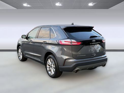 Used 2024 Ford Edge Titanium image 3
