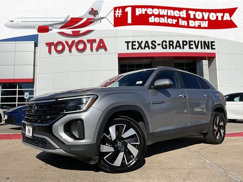 Used 2025 Volkswagen Atlas Cross Sport SE image 1