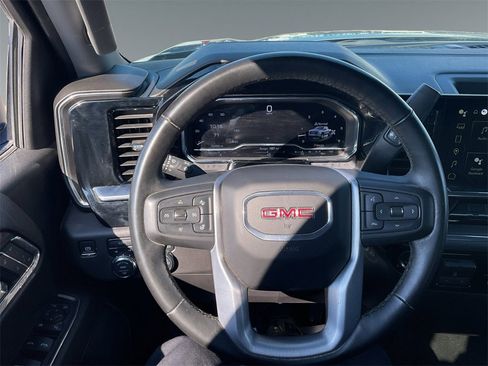 Used 2025 GMC Sierra 1500 SLT image 13
