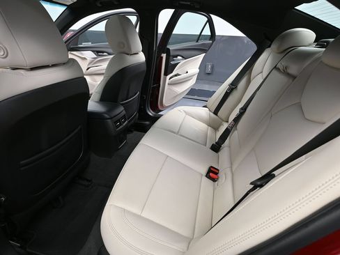 Used 2021 Cadillac CT4 Premium Luxury RWD image 43