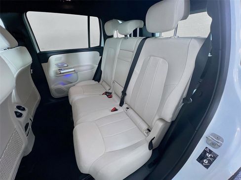 Used 2025 Mercedes-Benz GLB 250 GLB 250 image 22