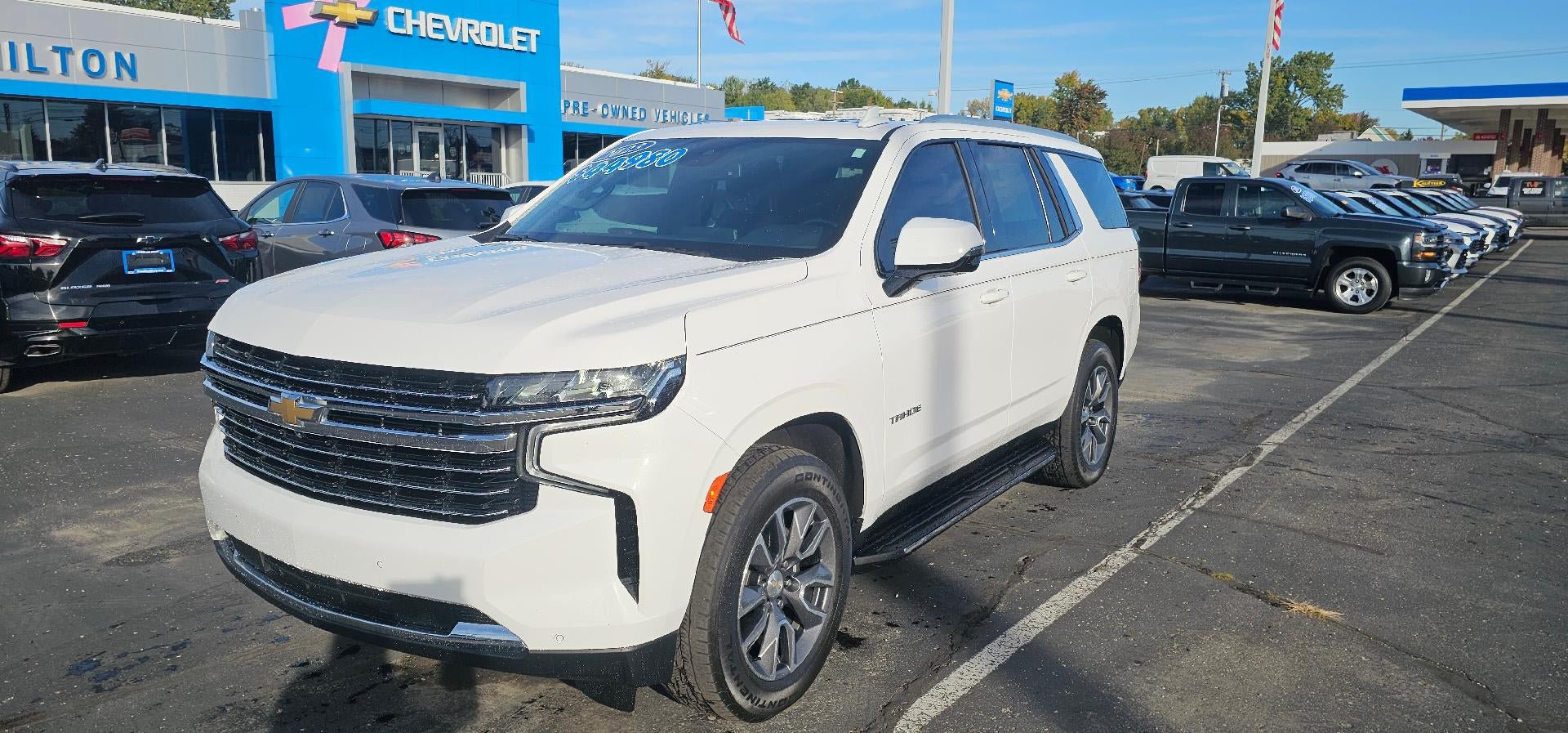Used 2023 Chevrolet Tahoe LT w/ Luxury Package AWD/4WD image 3