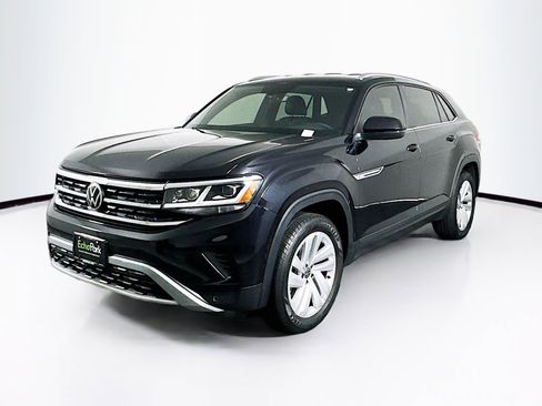 Used 2023 Volkswagen Atlas Cross Sport SE image 3