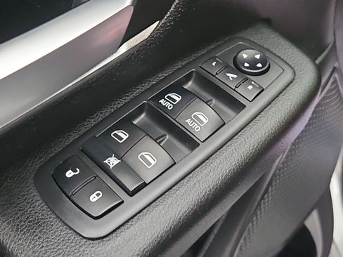 Used 2019 RAM 1500 Big Horn AWD/4WD image 17