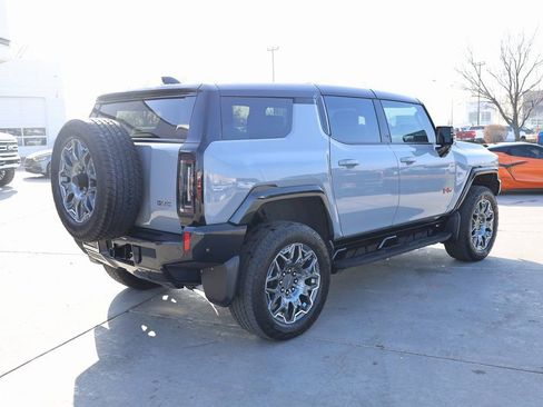 Used 2024 GMC Hummer EV 3X w/ LPO, Illumination Package image 6
