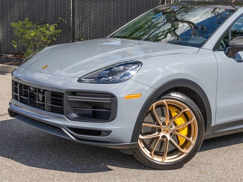 Used 2023 Porsche Cayenne Turbo GT AWD/4WD image 12