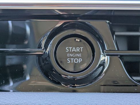 New 2025 INFINITI QX80 Sensory image 33