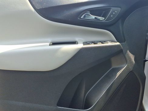 Certified 2024 Chevrolet Equinox LS w/ LS Convenience Package FWD image 10