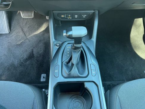 Used 2025 Kia K4 FWD image 40