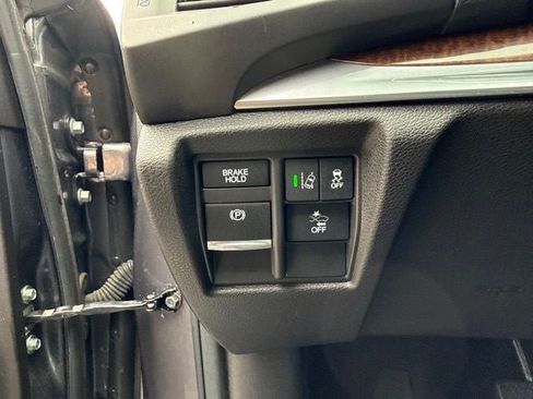 Used 2017 Acura MDX SH-AWD image 24