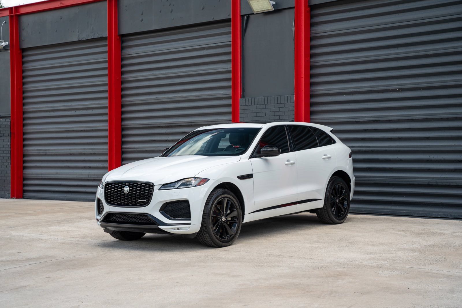 Used 2025 Jaguar F-PACE R-Dynamic S AWD/4WD image 1
