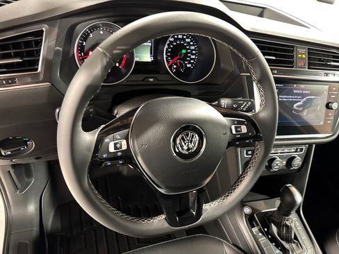 Used 2021 Volkswagen Tiguan SE AWD/4WD image 24