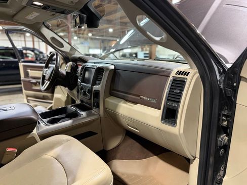 Used 2017 RAM 3500 Laramie image 19