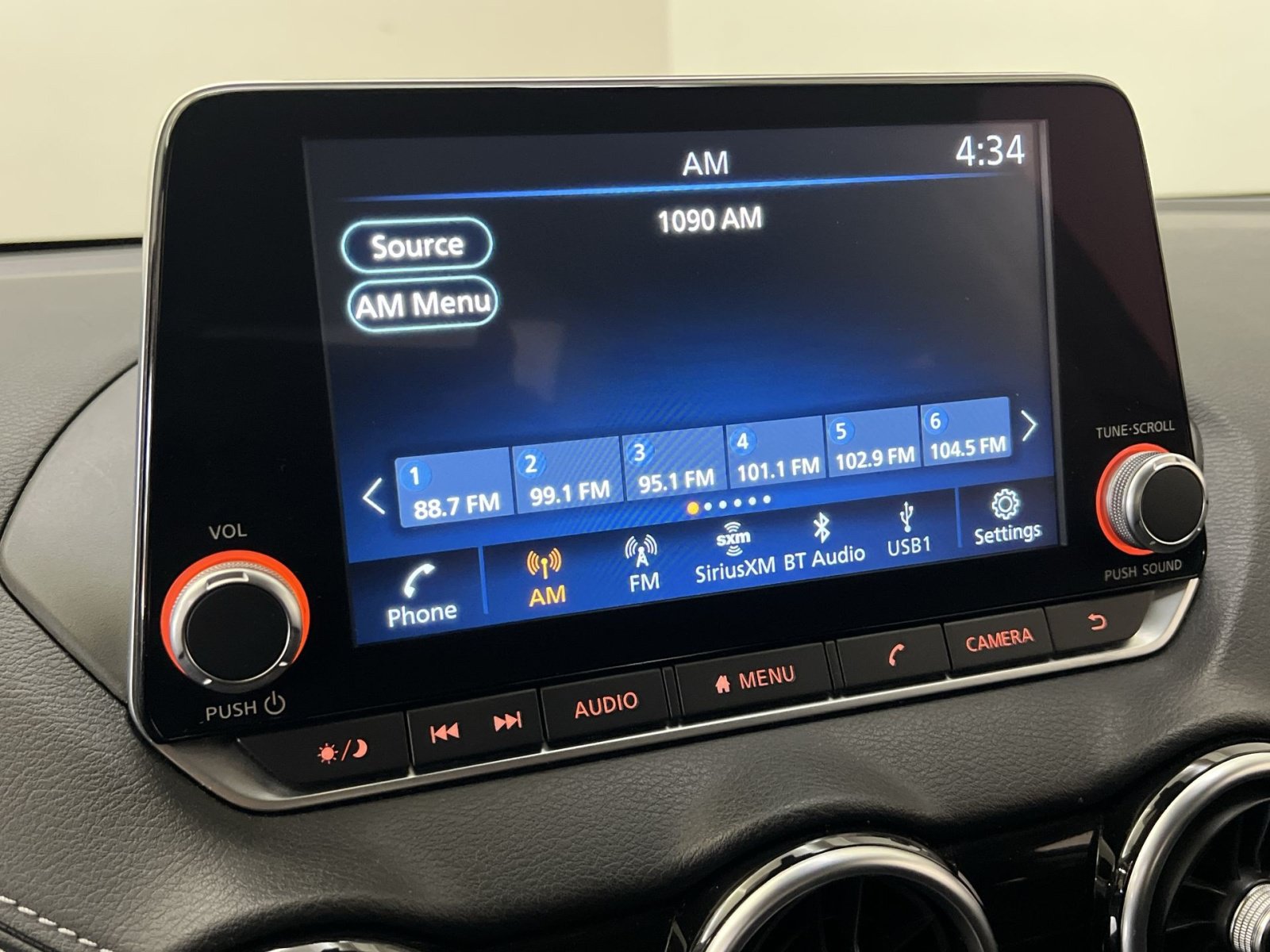 Used 2024 Nissan Sentra SV FWD image 17
