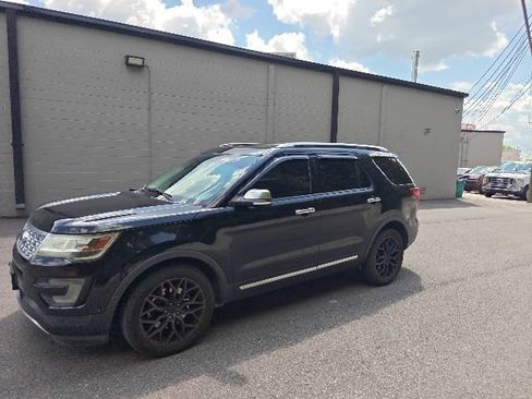 Used 2016 Ford Explorer Platinum AWD/4WD image 6