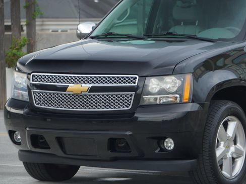 Used 2012 Chevrolet Avalanche LT w/ All-Star Edition image 21