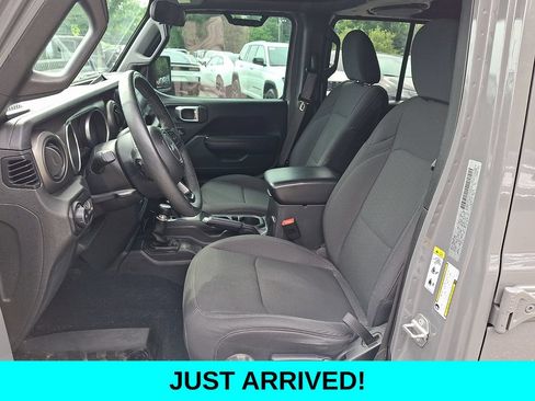 Used 2018 Jeep Wrangler Unlimited Sport S AWD/4WD image 14