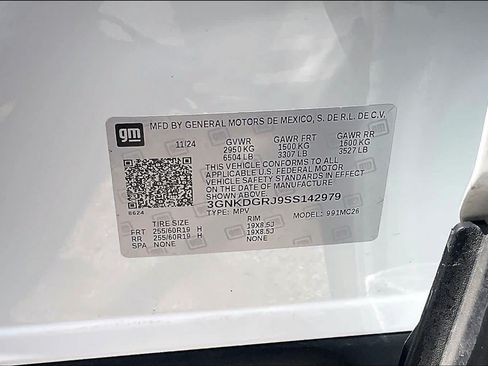 Used 2025 Chevrolet Blazer EV LT AWD/4WD image 32