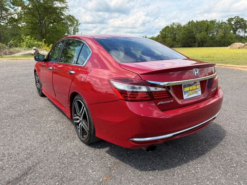 Used 2017 Honda Accord Sport image 3