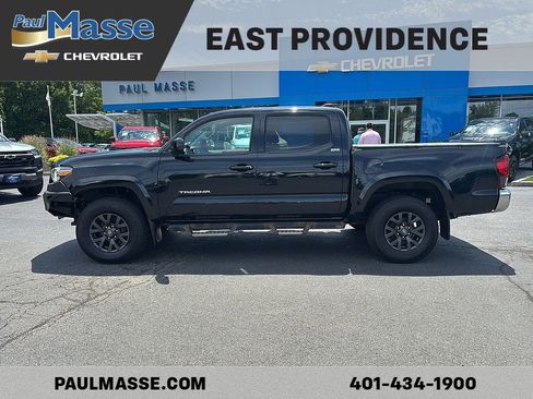 Used 2020 Toyota Tacoma SR5 AWD/4WD image 4