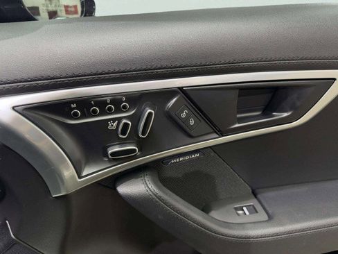 Used 2018 Jaguar F-TYPE Coupe image 43