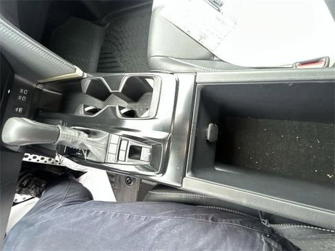 Used 2025 Toyota Camry SE w/ Convenience Package image 21