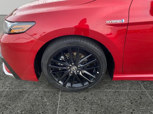 Used 2021 Toyota Camry XSE w/ Navigation Upgrade Package image 14