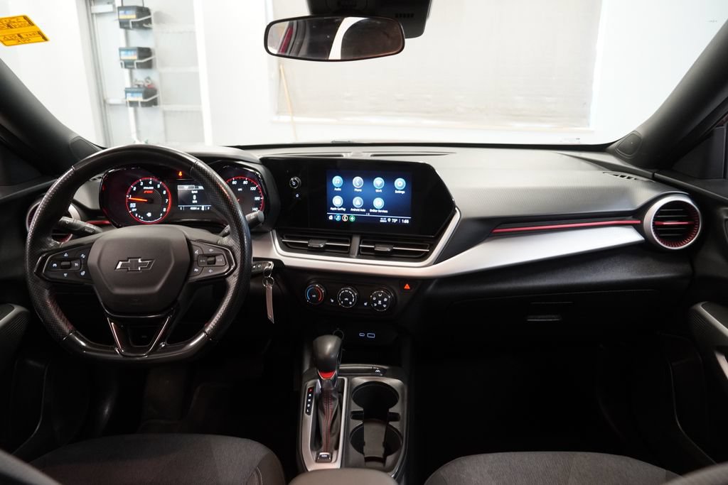 Used 2024 Chevrolet Trax RS FWD image 18
