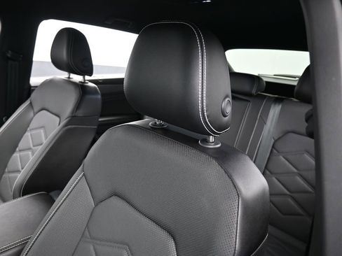 Used 2024 Volkswagen Atlas Cross Sport SE image 16