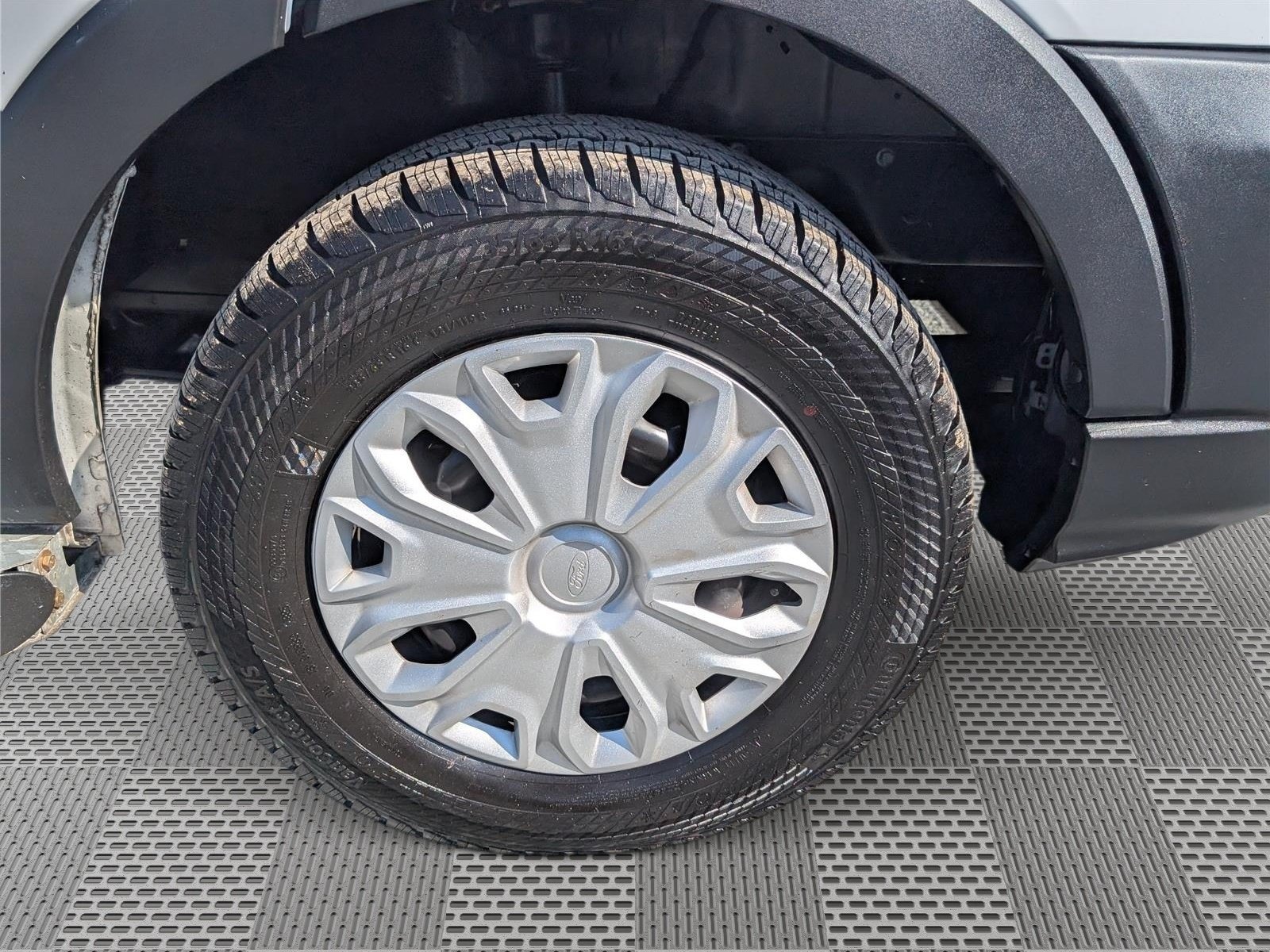 Used 2025 Ford Transit 250 Low Roof w/ Exterior Upgrade Package RWD image 9