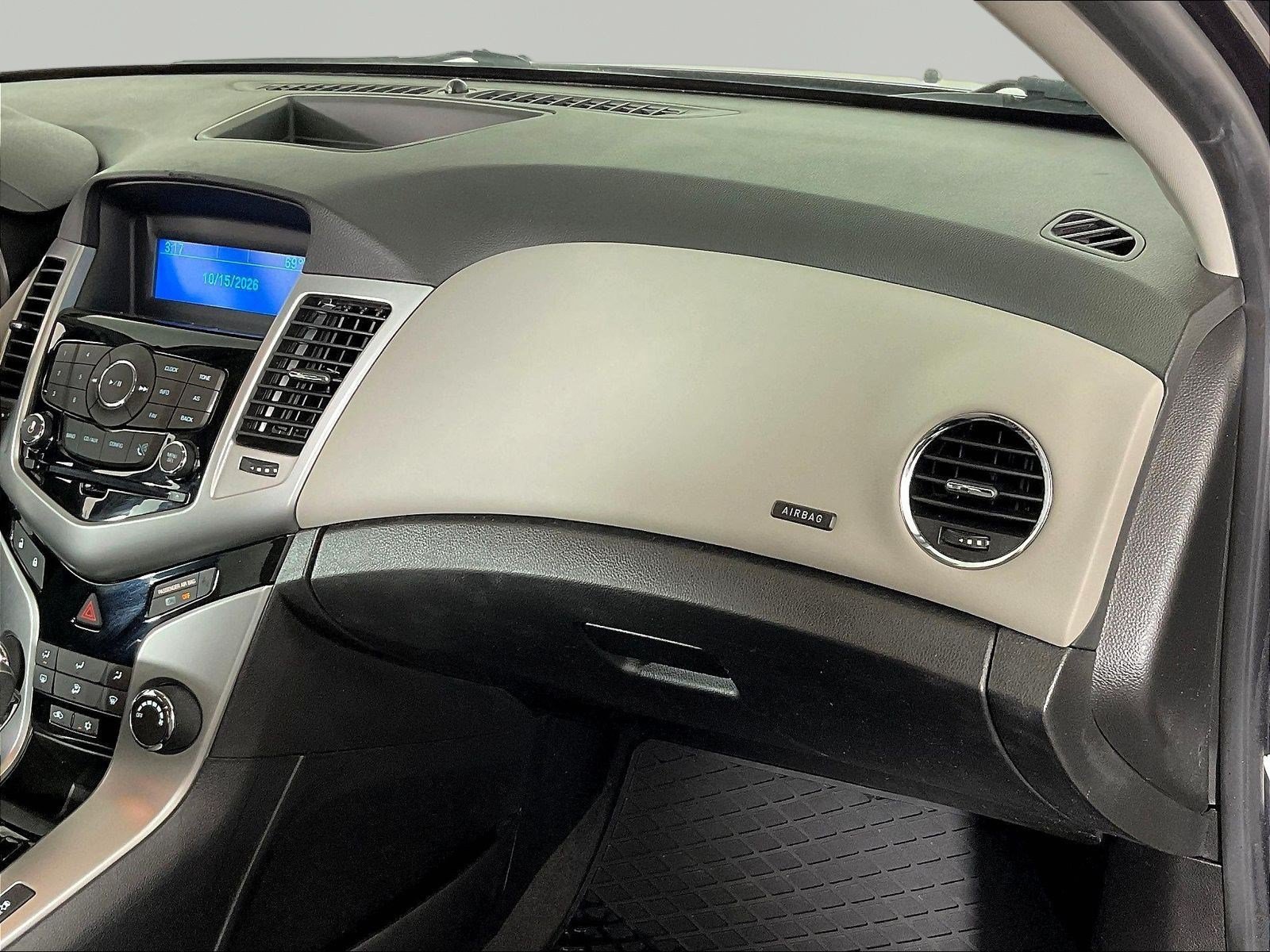 Used 2014 Chevrolet Cruze LS FWD image 25