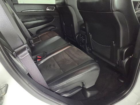 Certified 2018 Jeep Grand Cherokee Altitude image 27