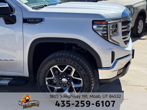 Used 2023 GMC Sierra 1500 SLT w/ SLT Premium Package AWD/4WD image 4