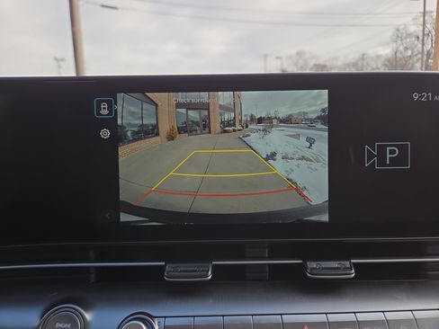 Certified 2025 Hyundai Kona SEL image 26