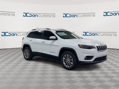 Used 2021 Jeep Cherokee Latitude Plus w/ Sun & Sound Group AWD/4WD image 2