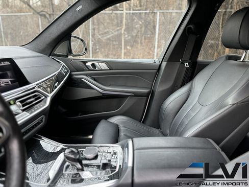 Used 2020 BMW X7 xDrive40i w/ M Sport Package AWD/4WD image 21
