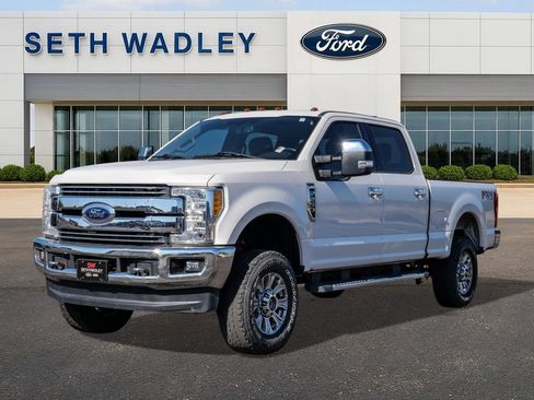 Used 2017 Ford F250 Lariat w/ Chrome Package image 3