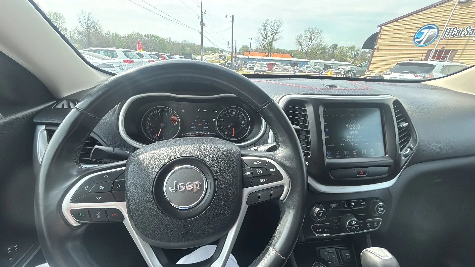 Used 2017 Jeep Cherokee Trailhawk w/ Comfort/Convenience Group AWD/4WD image 24