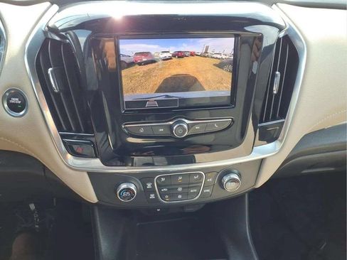 Used 2023 Chevrolet Traverse LS FWD image 15