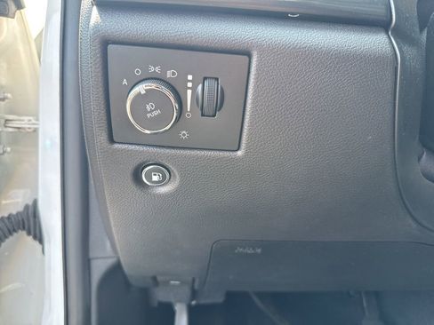 Used 2020 Jeep Grand Cherokee Altitude image 33