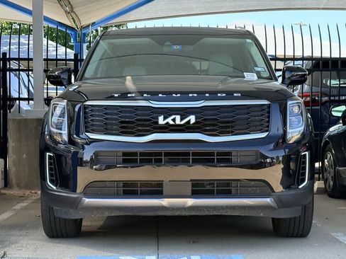 Used 2022 Kia Telluride EX w/ EX Premium Package FWD image 2