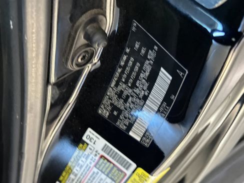 Used 2015 Toyota Sienna SE FWD image 31