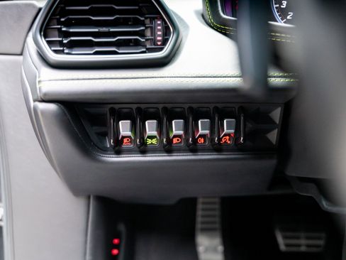 Used 2018 Lamborghini Huracan LP 580-2 image 42