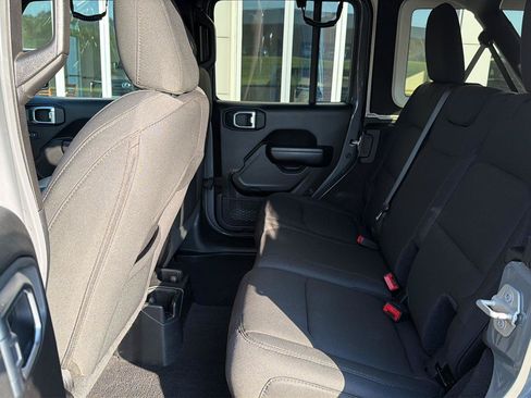 Used 2021 Jeep Wrangler Unlimited Sport AWD/4WD image 11